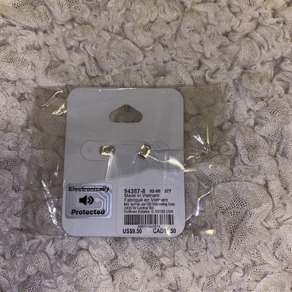 4mm Cubic Zirconia Earrings - Picture 2 of 2